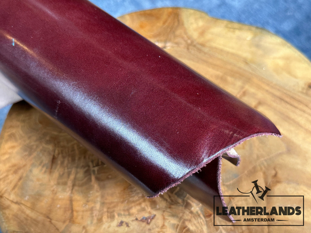 Leather - Burgundy [Shiny] (Sku235)