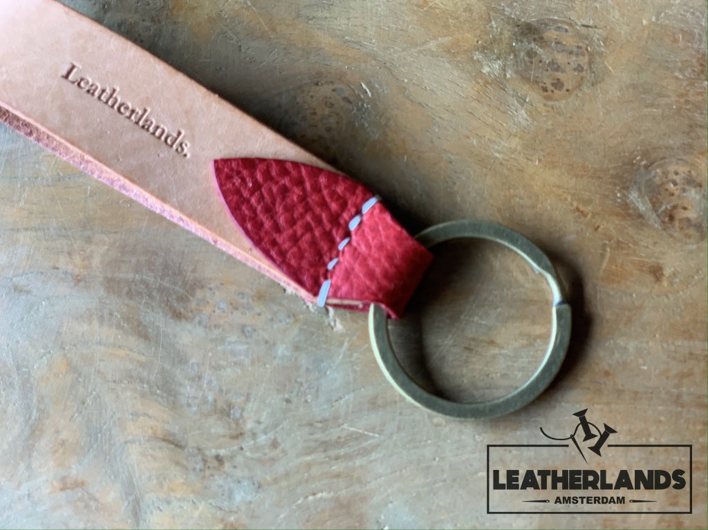 Key Chain 05 - The Leaf In Natural & Agave Red / Without Initials Handstitched