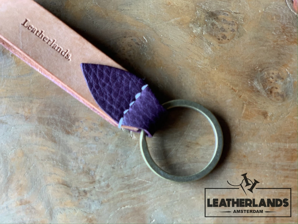 Key Chain 05 - The Leaf In Natural & Viola Purple / Without Initials Handstitched