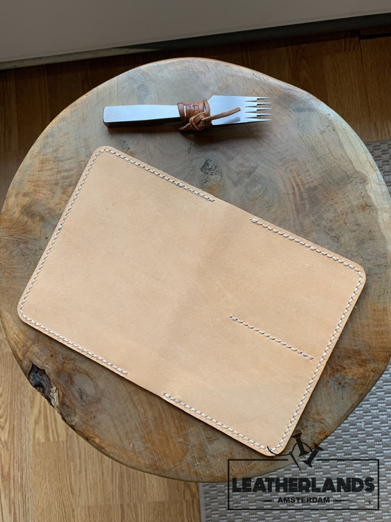 The Domo Passport Holder In Green & Natural Handstitched